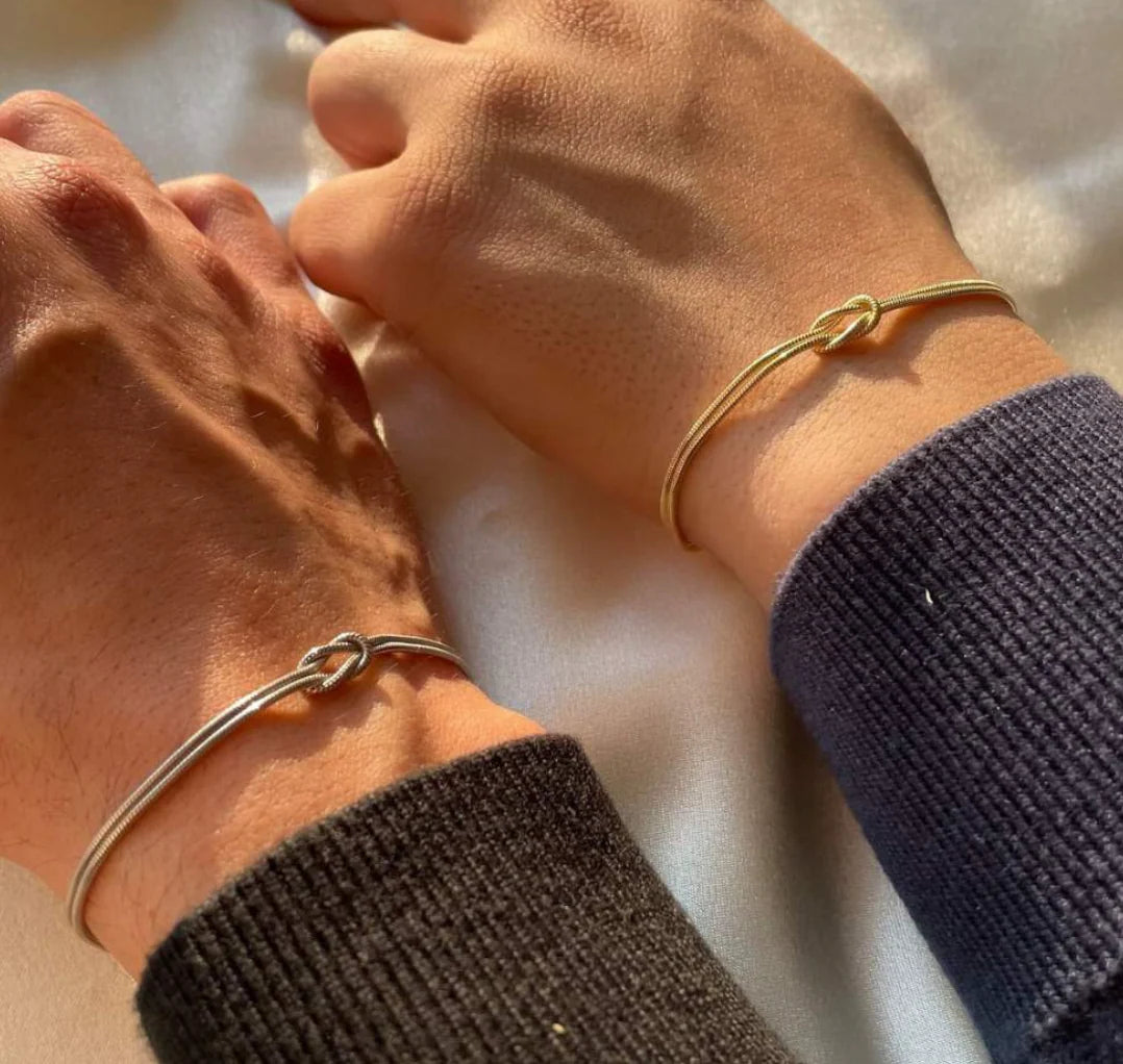 BRACELET RAFFINÉ À NŒUDS