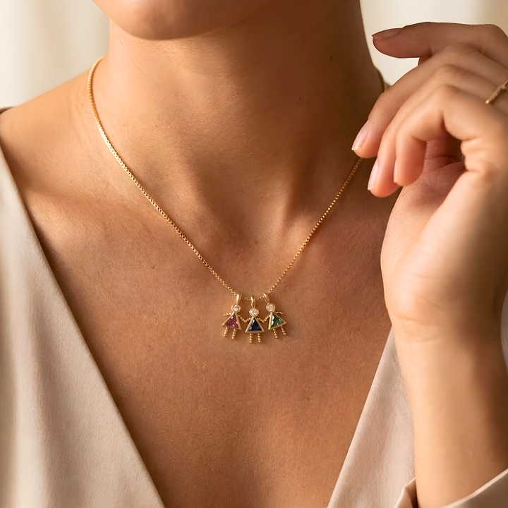 A MOTHER'S LOVE NECKLACE