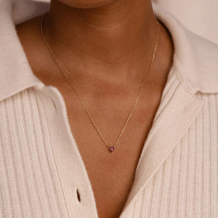 COLLIER AVEC UNE PIERRE DE NAISSANCE EN FORME DE CŒUR