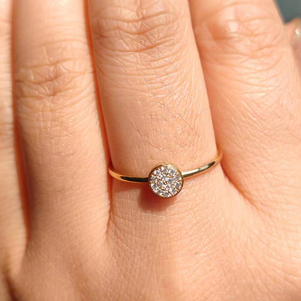 BAGUE CLASSIQUE AVEC PIERRE DU MOIS DE NAISSANCE