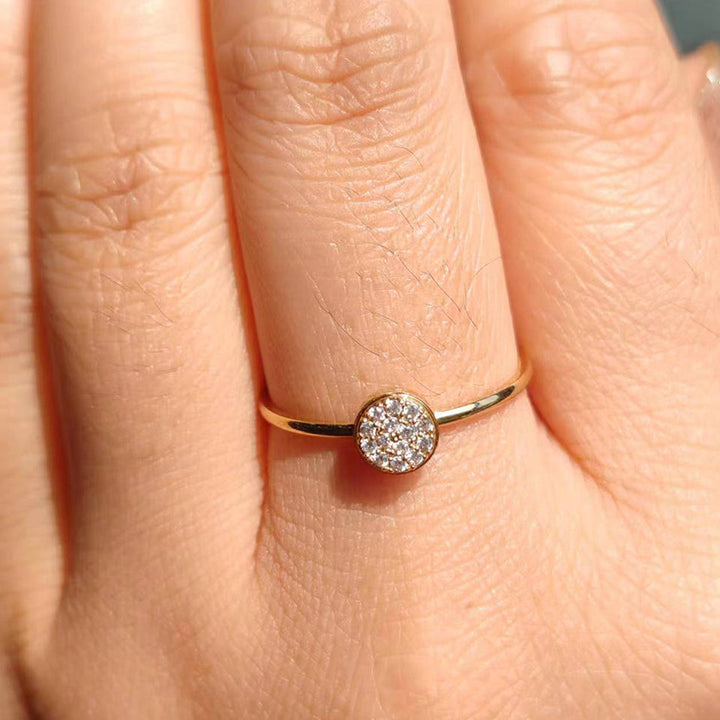 BAGUE CLASSIQUE AVEC PIERRE DU MOIS DE NAISSANCE